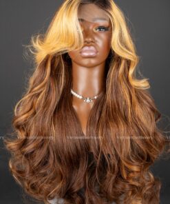 Alternative view of 26'' mix blonde wavy Wig